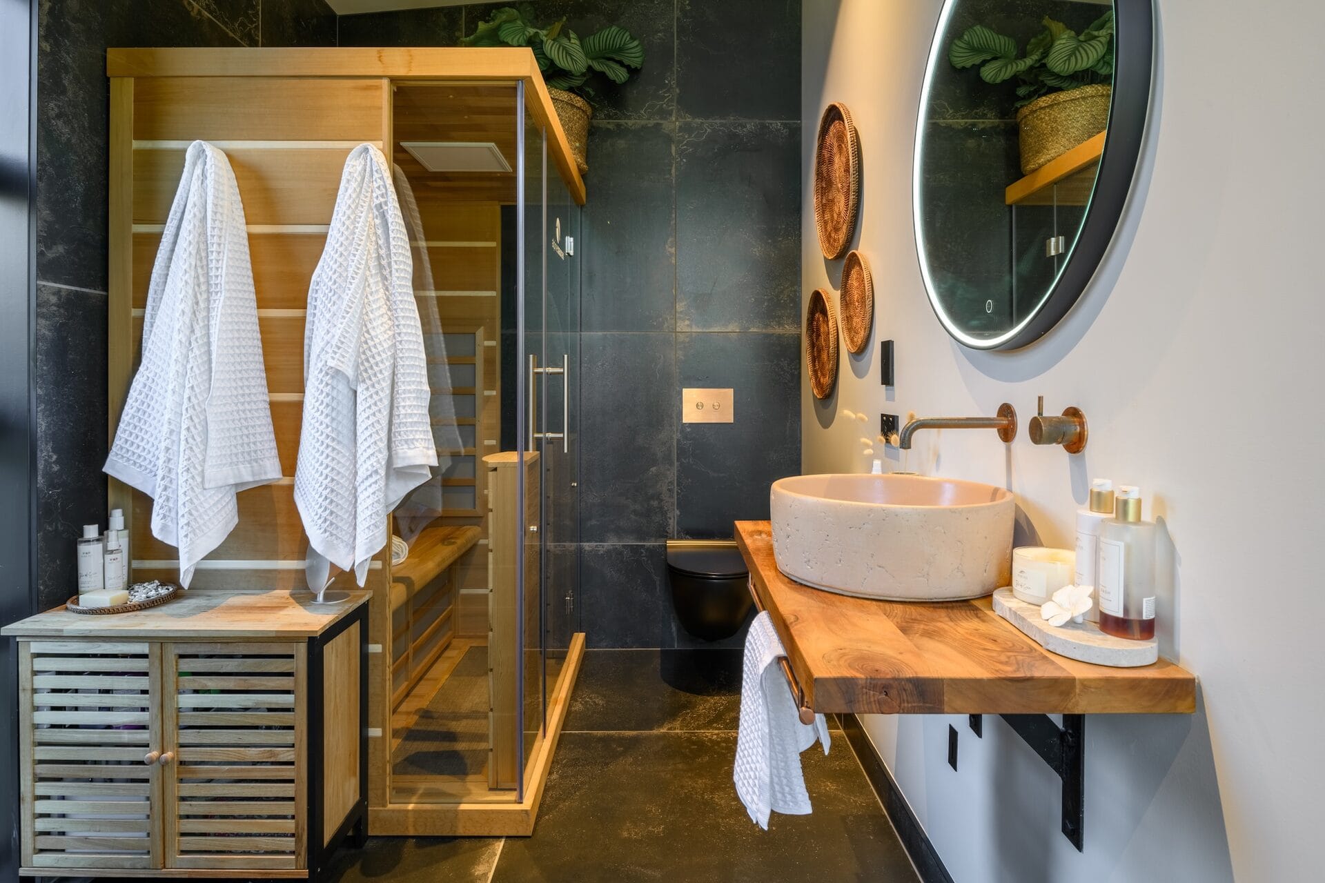 Grady Home — ensuite bathroom with sauna