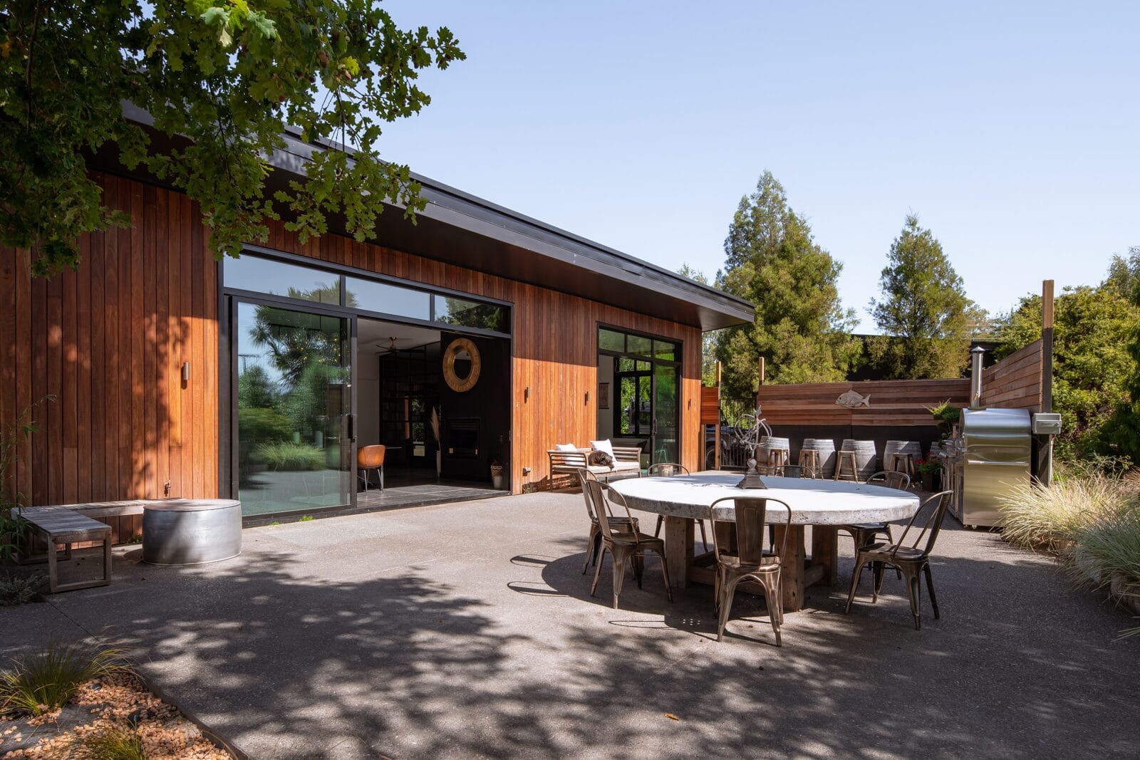Grady Home — outdoor entertaining courtyard